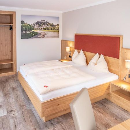 Fruehstueckspension Helmhof Salzburg Bagian luar foto