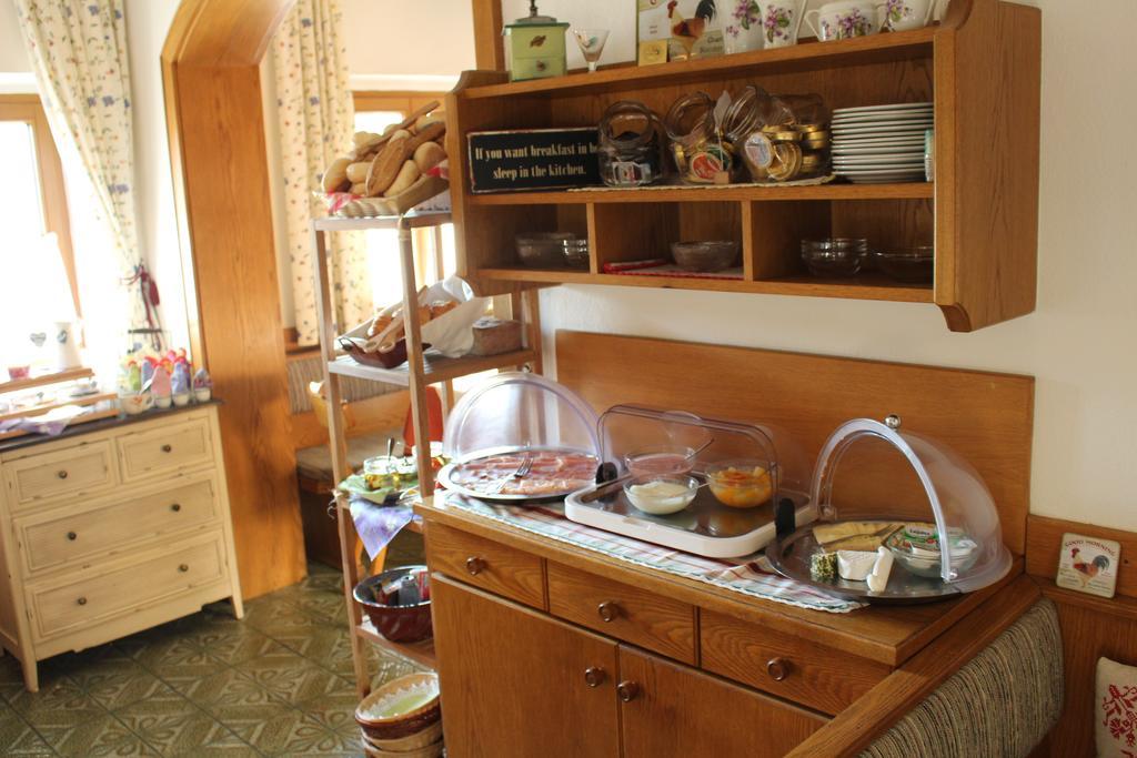 Fruehstueckspension Helmhof Salzburg Bagian luar foto