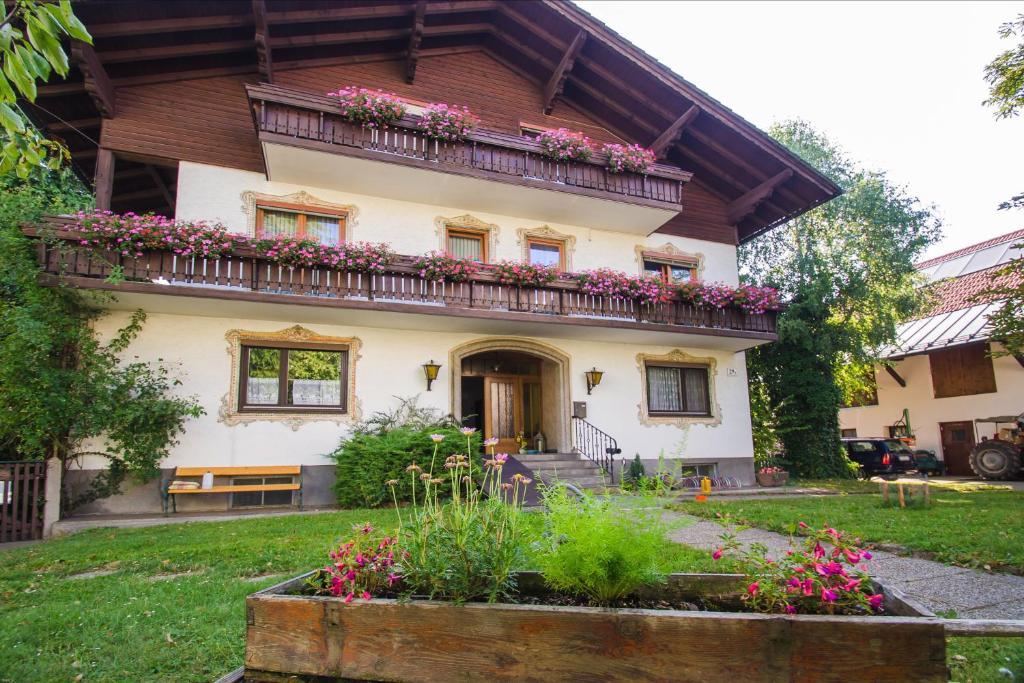 Fruehstueckspension Helmhof Salzburg Bagian luar foto